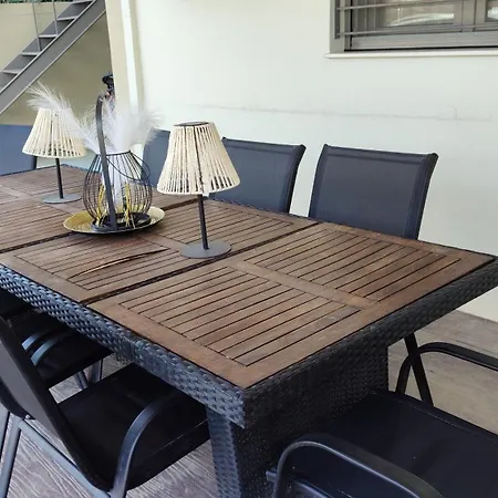 Michelle Patrasso - Quiet & Comfortable In With Free Parking Lejlighed *