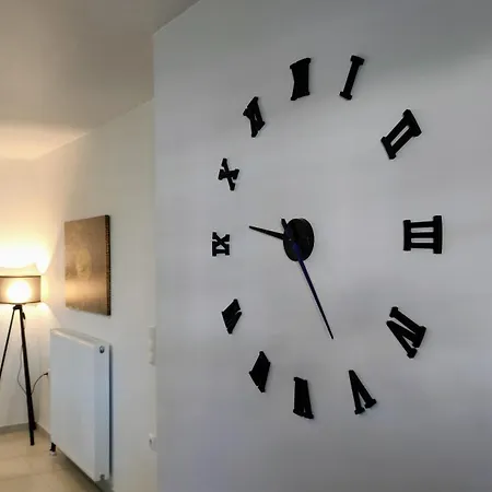 Michelle Patrasso - Quiet & Comfortable In With Free Parking