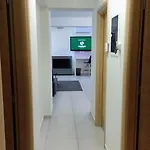 Apartment Michelle Patrasso - Quiet & Comfortable In With Free Parking