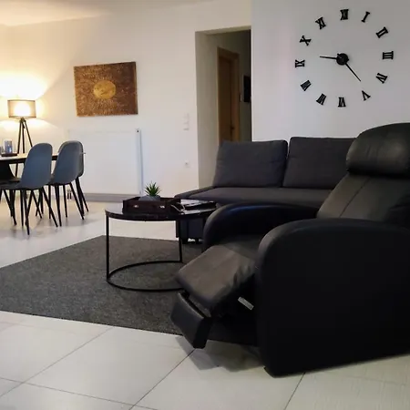 Apartament Michelle Patrasso - Quiet & Comfortable In With Free Parking
