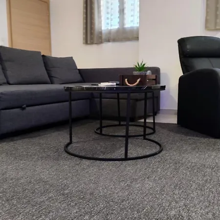 Michelle Patrasso - Quiet & Comfortable In With Free Parking 아파트 *