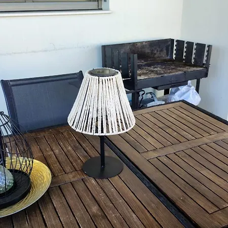 Apartament Michelle Patrasso - Quiet & Comfortable In With Free Parking Patras