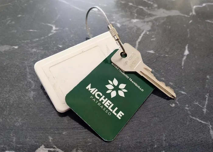 Michelle Patrasso - Quiet & Comfortable In With Free Parking *