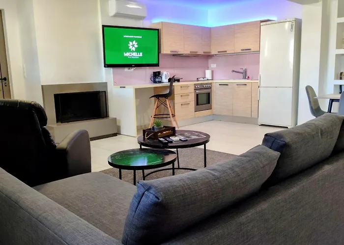 Michelle Patrasso - Quiet & Comfortable In With Free Parking Apartamento Patras