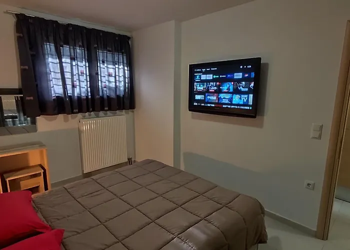 아파트 Michelle Patrasso - Quiet & Comfortable In With Free Parking *